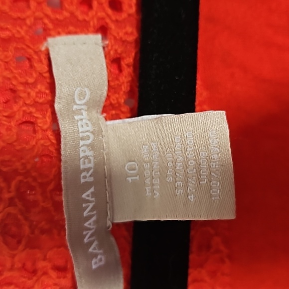 Banana Republic Women's Lava Red Sleeveless Eyelet Blouse Size 10 - Picture 4 of 9